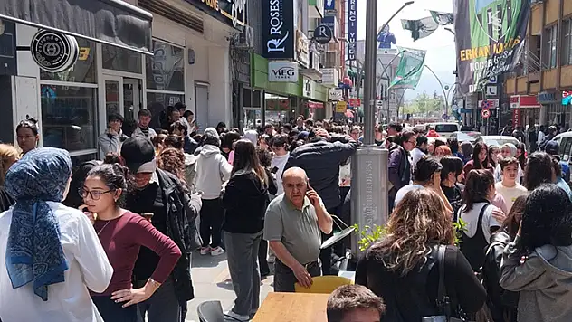 Afet Yönetimi Uzmanı Doç. Dr. Özmen: Bu büyüklükteki bir depremin artçıları 5,2'ye kadar çıkabilir