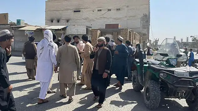 Afganistan'da Şii camisinde intihar saldırısı: En az 30 ölü
