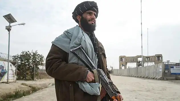 Afganistan'da kölelik geri geldi, kız çocuklarının eğitim alması yasaklandı