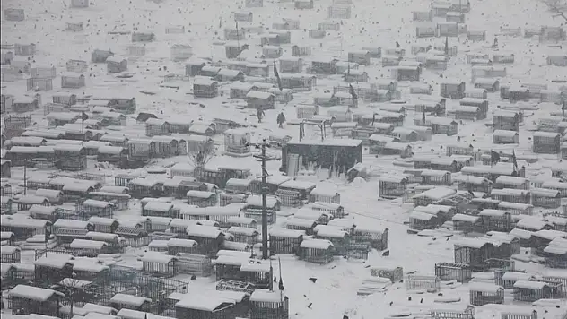 Afganistan'da son 3 günde kar yağışı ve seller nedeniyle 12 kişi yaşamını yitirdi