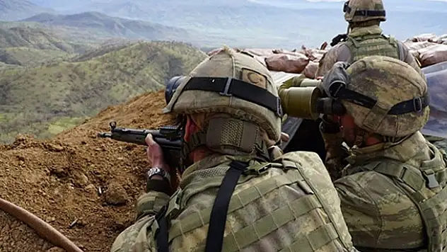 Afrin'de 2 askerimizi şehit eden 2 YPG/PKK'lı daha Suriye'den getirildi