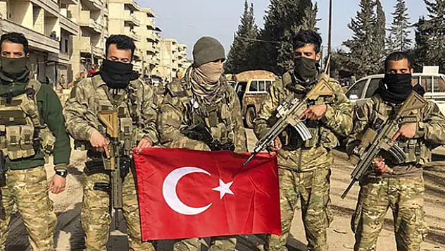 Afrin'e Türk bayrağı dikildi