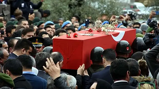 Afrin şehidinin cenazesinde dikkat çeken detay!