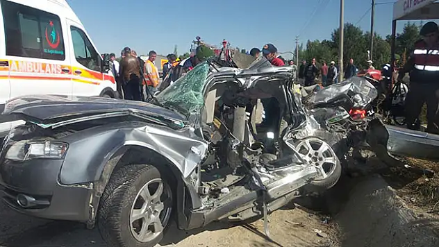 Afyon-Konya yolunda kaza! 4 ölü