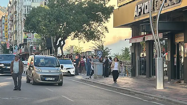 Afyonkarahisar'da 4,4 büyüklüğünde deprem
