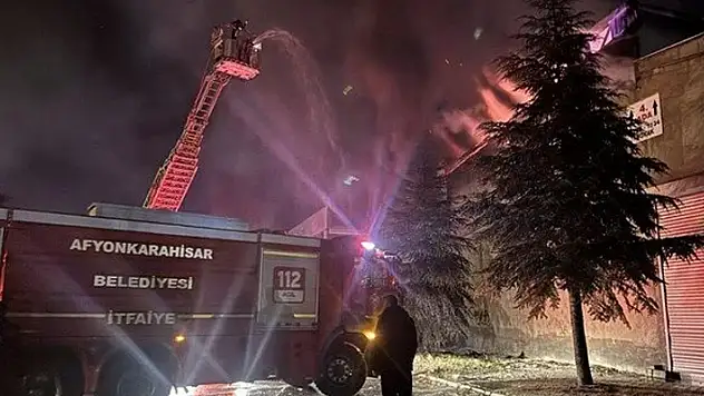 Afyonkarahisar'da beyaz eşya deposunda yangın
