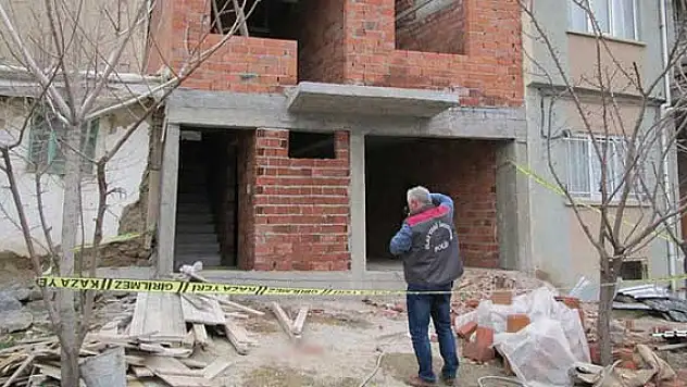 Afyonkarahisar'da inşaattan düşen işçi öldü