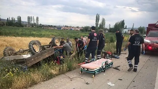Afyonkarahisar'da otomobille patpat çarpıştı: 2 ölü 5 yaralı
