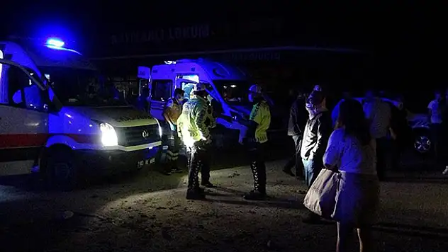 Afyonkarahisar'da yolcu otobüsü şarampole düştü: 30 yaralı