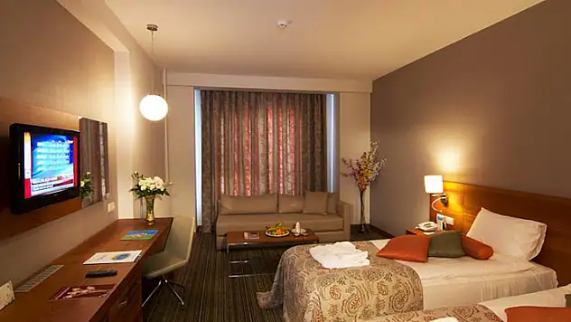 Afyonkarahisar Sandıklı'da 6 katlı termal otel kompleksi satılacak
