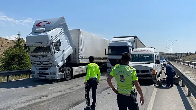 Afyonkarahisar'da trafik kazası: 6 yaralı
