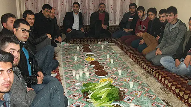 AGD Karapınar Şube Başkanı Dilekli, öğretmetmenlere bir araya geldi