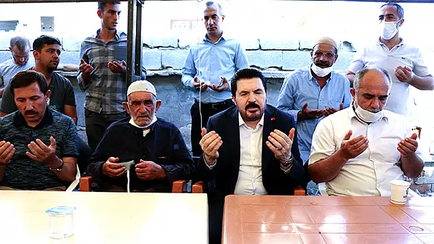 Ağrı Belediye Başkanı Sayan'dan, Konya'da öldürülen 7 kişinin yakınlarına taziye ziyareti