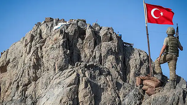 Ağrı'da 2 PKK'lı terörist etkisiz hale getirildi