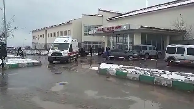 Ağrı'da Gürbulak Gümrük Müdürlüğü aracına roketli saldırı