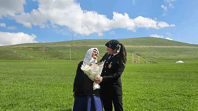 Ağrı'da jandarmadan bayramda şehit ailelerine vefa ziyareti