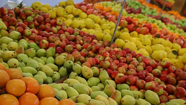 Ağustosta fiyatı en fazla artan 'üniversite eğitimi', en çok düşen 'meyve' oldu
