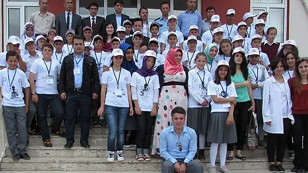 Ahırlı'da Tübitak Bilim Fuarı Projeleri Sergilendi