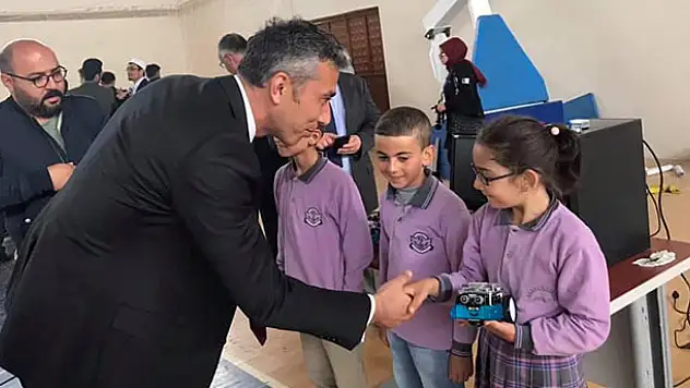 Ahırlı'da TÜBİTAK fuarı açıldı