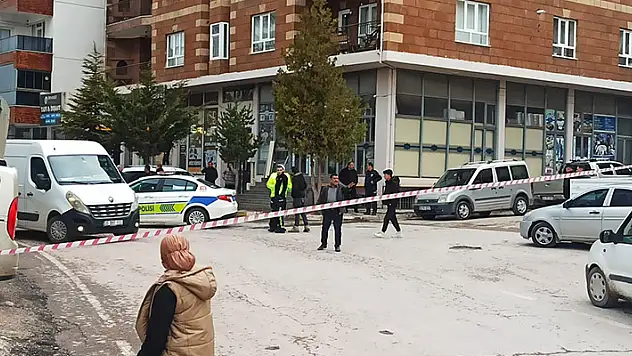 Ahlat'ta temel kazısı sırasında doğalgaz boru hattı delindi