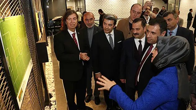Ahmet Çalık, fotoğraf sergisi açıldı