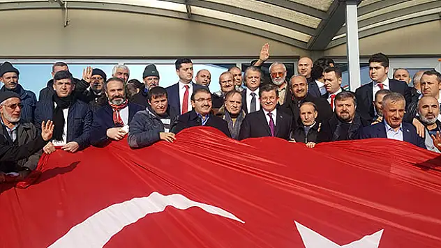 Ahmet Davutoğlu'ndan Afrin ve 2019 seçimleri açıklaması
