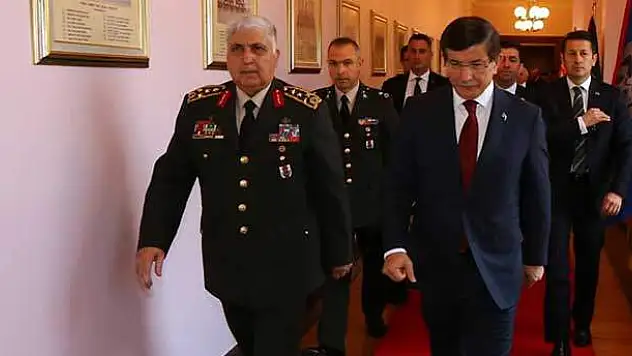 Ahmet Davutoğlu ve Genelkurmay Başkanı Orgeneral Özel ile görüştü