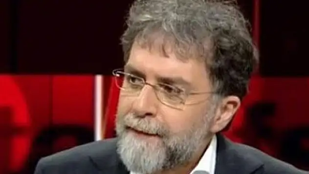 Ahmet Hakan'dan canlı yayında efkar sigarası