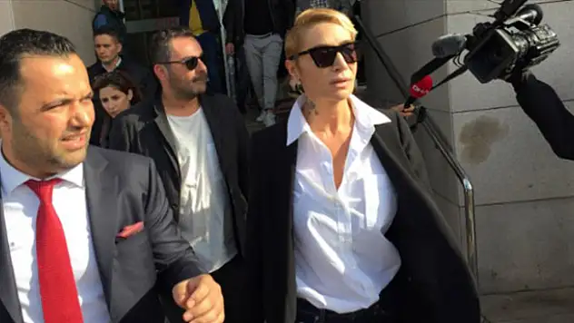 Ahmet Kural beni yerlerde sürükledi kafama kül tablası vurdu