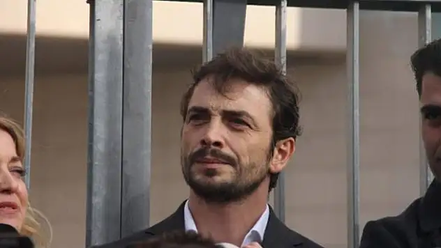 Ahmet Kural psikologa gidecek