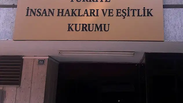Aile ve Sosyal Hizmetler Bakanlığı ile Türkiye İnsan Hakları ve Eşitlik Kurumu uzman yardımcısı alacak
