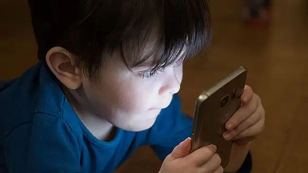 Aile ve Sosyal Hizmetler Bakanlığından ebeveynlere dijital uygulamalar için 'ekran süresi' uyarısı