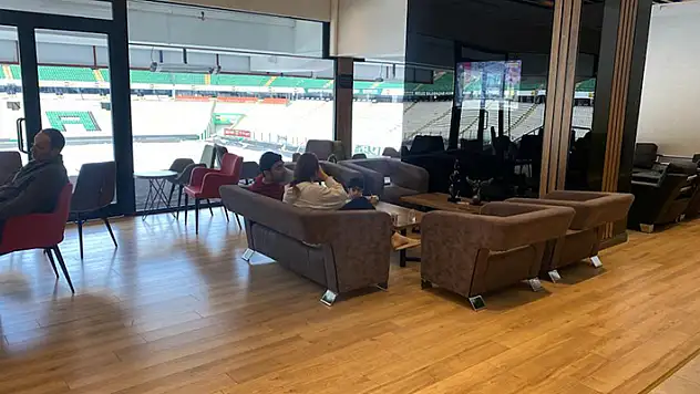 Aileler localara yerleştiriliyor
