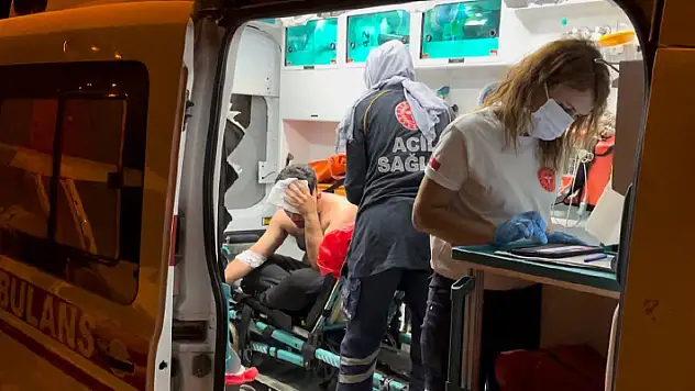 Ailesiyle tartıştı, kendisini ayırmak isteyen guruba küfür edince hastanelik oldu
