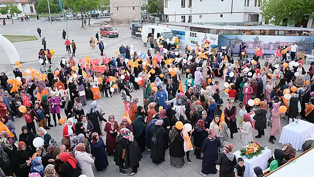 AK kadınlar şenlikte buluştu

