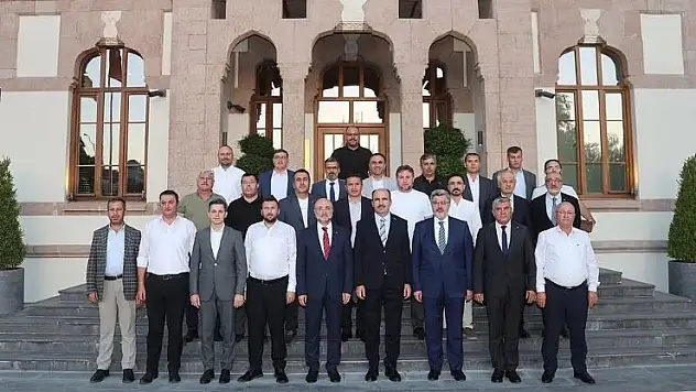 AK Parti Afyonkarahisar İl Başkanlığı'ndan 'Konya Modeli Belediyecilik' Çalıştayı'na Katılım