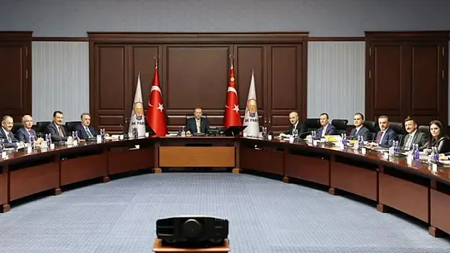 AK Parti çalışmalara başladı: Seçim için masada 3 tarih var