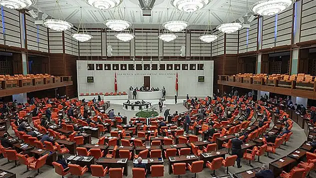 AK Parti'den 11 maddelik 'sosyal medya' teklifi