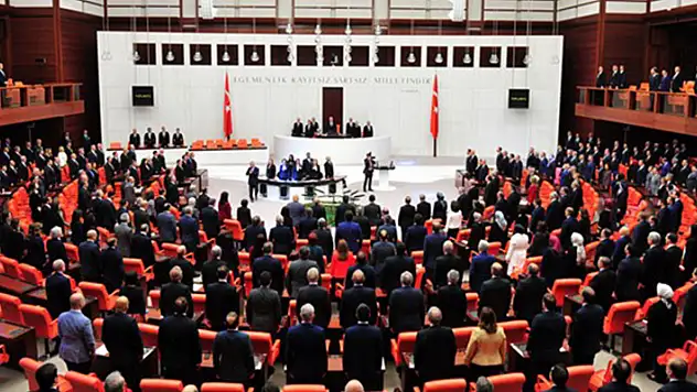 AK Parti'den torba kanun açıklaması: Meclis'e sunuldu
