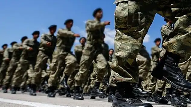 AK Parti'den yeni askerlik sistemi ile ilgili flaş açıklama