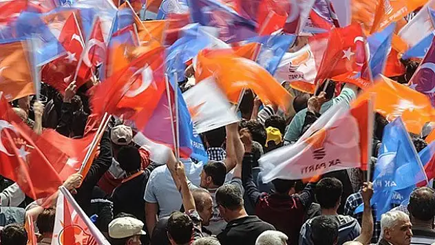 AK Parti dördüncü genel seçimden de birinci çıktı