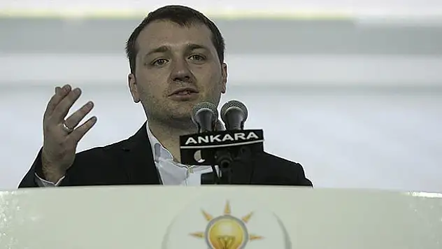 AK Parti Gençlik Kolları Başkanlığı'na Ecertaş seçildi