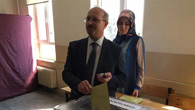 AK Parti Genel Başkan Yardımcısı Sorgun, oyunu kullandı