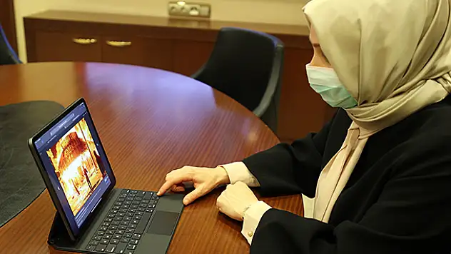 AK Parti Genel Başkan Yardımcısı Usta AA'nın 'Yılın Fotoğrafları' oylamasına katıldı