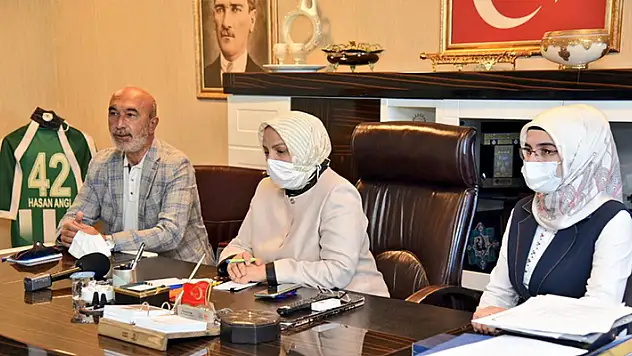 AK Parti Genel Merkez Kadın Kolları Başkanını Ayşe Keşir Konya'da