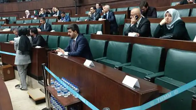 AK Parti Grubu'nda dikkat çeken detay
