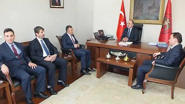 AK Parti İl Başkanı Arat, Vali Erol'u ziyaret etti