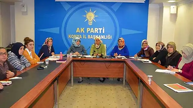Ak Parti İlçe Kadın Kolları Başkanları Toplandı