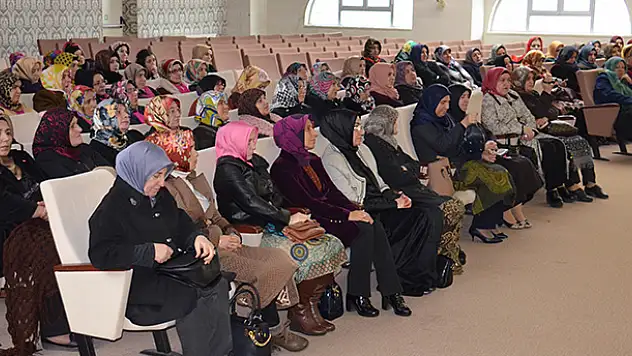 AK Parti Kadın Kolları'ndan Kutlu Doğum Programı