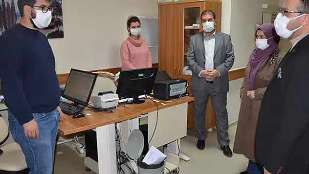 AK Parti Karapınar teşkilatından sağlık çalışanlarına 'moral' ziyareti